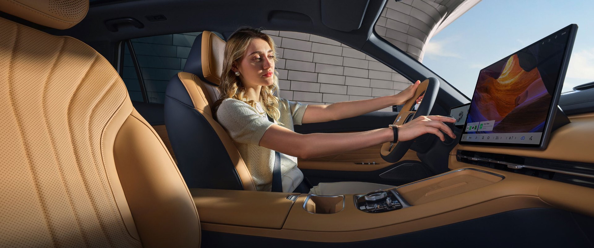 mulher ao volante do starray em-i