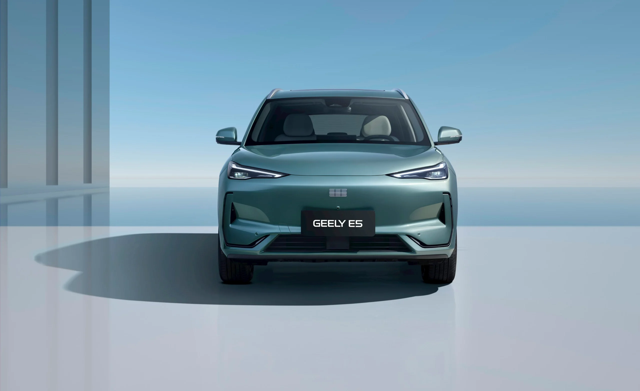 Geely E5 - Presença que se sente